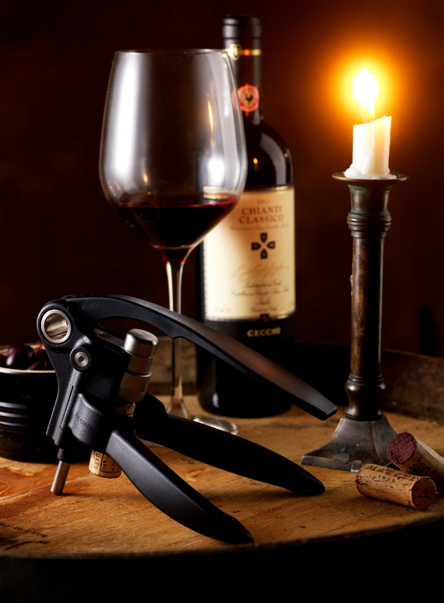 Le Creuset selvoptrækkende proptrækker m/folieskærer - sort - Bahne